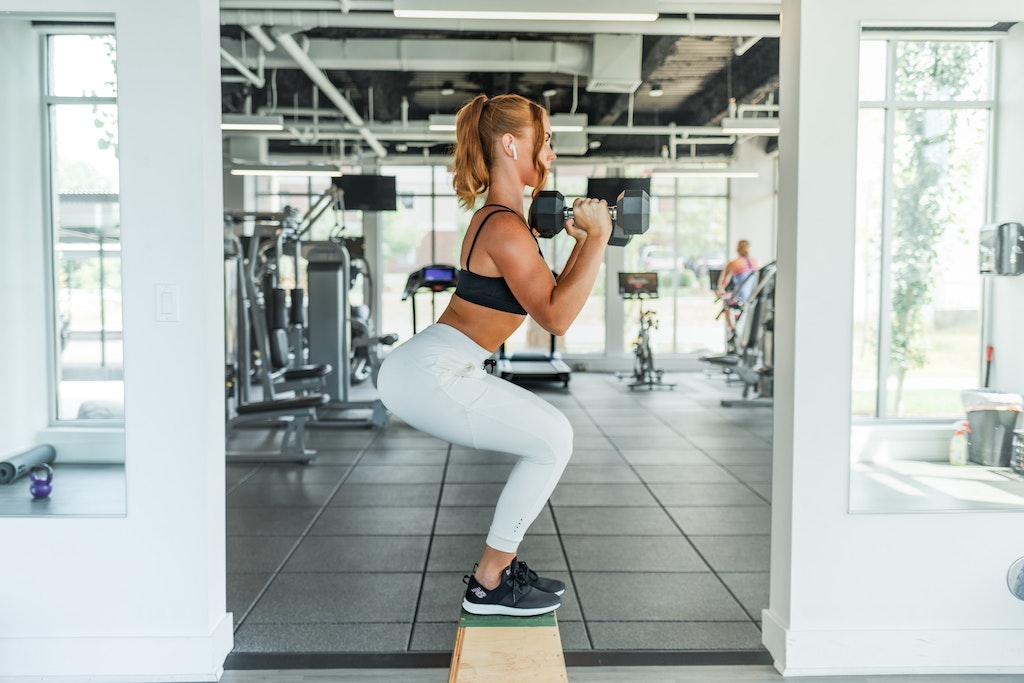 woman doing hiit workout